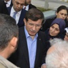 Davutoğlu'nun yolunu kesip ağlayarak yardım istediler - İZLE Davutoğlu'nun yolunu kesip ağlayarak yardım istediler - İZLE