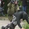 Almanya'da Müslümanlara polis şiddeti Almanya'da Müslümanlara polis şiddeti