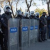 Sur ilçesine yürümek isteyenlere polis müdahalesi