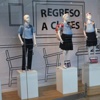 Vitrine hamile çocuk mankenleri koyuldu Vitrine hamile çocuk mankenleri koyuldu