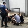 Yanlışlıkla eşinin ayağını ezdi Yanlışlıkla eşinin ayağını ezdi