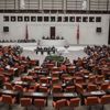 Hükümet yasayı arkadan dolanarak Meclis’teki torba öneriye son dakikada ekleme yaptı Hükümet yasayı arkadan dolanarak Meclis’teki torba öneriye son dakikada ekleme yaptı