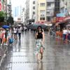 İzmirliler, sağanağa hazırlıksız yakalandı İzmirliler, sağanağa hazırlıksız yakalandı