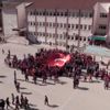 Öğrencilerden Mehmetçiğe Türk bayraklı destek Öğrencilerden Mehmetçiğe Türk bayraklı destek