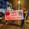 Çekmeköy de şehitlere saygı yürüyüşü Çekmeköy de şehitlere saygı yürüyüşü
