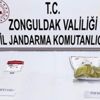 Jandarmanın durdurduğu araçtan uyuşturucu çıktı: 3 gözaltı Jandarmanın durdurduğu araçtan uyuşturucu çıktı: 3 gözaltı