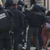 Paris'teki operasyonda yarı çıplak yakalandı! Paris'teki operasyonda yarı çıplak yakalandı!