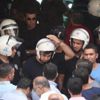 Pasaj karıştı, havaya ateş açıldı