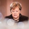 Almanya Başbakanı Merkel çalışmalarını evinden yürütüyor Almanya Başbakanı Merkel çalışmalarını evinden yürütüyor
