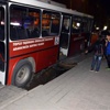 Yol çöktü, otobüs çukura düştü