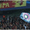Galatasaray taraftarları meşale attı oyun durdu Galatasaray taraftarları meşale attı oyun durdu