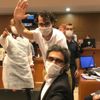 Gazeteciler hakim karşısında: İddianame değil, 'niyetname!" Gazeteciler hakim karşısında: İddianame değil, 'niyetname!"