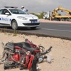 Arabanın çarptığı elektrikli bisiklet sürücüsü öldü Arabanın çarptığı elektrikli bisiklet sürücüsü öldü