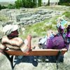 Kibele kapı komşumuz olur!