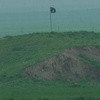 IŞİD Türkiye sınırına bayrak dikti