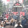 Korona resmen kol geziyor! İstiklal Caddesi'nde ürküten kalabalık Korona resmen kol geziyor! İstiklal Caddesi'nde ürküten kalabalık
