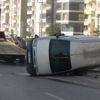 Kaza yapan araçtan burnu bile kanamadan çıktı