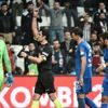 Alkışlarla başladı kırmızıyla bitirdi... Alkışlarla başladı kırmızıyla bitirdi...