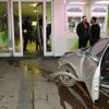 Bankada eli baltalı, maskeli şahıs dehşeti Bankada eli baltalı, maskeli şahıs dehşeti
