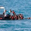 Göçmen teknesi battı: 10 kayıp Göçmen teknesi battı: 10 kayıp