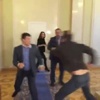 Vekiller yumruk yumruğa kavga etti