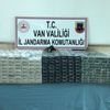 Van'da iki eve yapılan baskında 8 bin paket kaçak sigara ele geçirildi