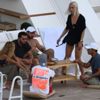 Mustafa Sandal arkadaşları ile tatile çıktı Mustafa Sandal arkadaşları ile tatile çıktı