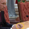 Vladimir Putin kalemi kırdı!
