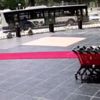 Otobüsün çarptığı otomobil metrelerce sürüklendi