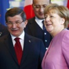 Davutoğlu ve Merkel Berlin'de görüştü