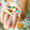 Kontrolsüz antibiyotik kullanarak karaciğerinizi yormayın! Kontrolsüz antibiyotik kullanarak karaciğerinizi yormayın!