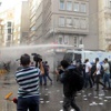 Galatasaray Meydanı'nda polis müdahalesi! Galatasaray Meydanı'nda polis müdahalesi!