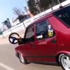Araç kullanırken direksiyonu söktü Araç kullanırken direksiyonu söktü
