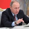 Putin: Yazım eğri büğrü, okuyamıyorum