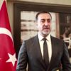 İSTANBUL Terörist başının resmi yerine Türk bayrağı ... İSTANBUL Terörist başının resmi yerine Türk bayrağı ...