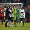 Beşiktaş-Galatasaray derbisinde Veli Kavlak bu hareketiyle kırmızı kart gördü