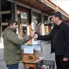 Parası olmayana ücretsiz simit Parası olmayana ücretsiz simit
