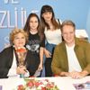 'İzdivaçlar kurgulanmış birer sit-com' 'İzdivaçlar kurgulanmış birer sit-com'