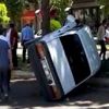 Otomobil takla atıp refüje çıktı Otomobil takla atıp refüje çıktı