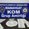 Sahte dolarlarla yakalanan 2 Suriyeli tutuklandı Sahte dolarlarla yakalanan 2 Suriyeli tutuklandı