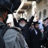 Haredi Yahudileri İsrail polisiyle çatıştı Haredi Yahudileri İsrail polisiyle çatıştı