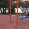 Cinayete aldırmadan parkta çocuğunu eğlendirdi Cinayete aldırmadan parkta çocuğunu eğlendirdi