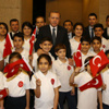 Erdoğan'ı Türk öğrenciler karşıladı Erdoğan'ı Türk öğrenciler karşıladı