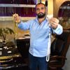 Tespih çekerek, tırnak eti yemekten kurtuldu