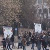 Ankara Üniversitesi'nde taşlı sopalı Charlie Hebdo gerginliği Ankara Üniversitesi'nde taşlı sopalı Charlie Hebdo gerginliği