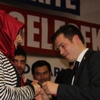 Ak Parti kongresinde evlenme teklifi! Ak Parti kongresinde evlenme teklifi!