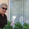 Zülfü Livaneli hastane çıkışı görüntülendi Zülfü Livaneli hastane çıkışı görüntülendi