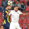Kanarya, Akhisar'da vuruldu