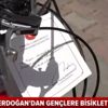 Son dakika: Başkan Erdoğan'dan 19 Mayıs Atatürk’ü Anma Gençlik ve Spor Bayramı’nda gençlere bisiklet hediye etti