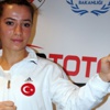 Serap Özçelik: "Hedefim tarihe geçmek..." Serap Özçelik: "Hedefim tarihe geçmek..."